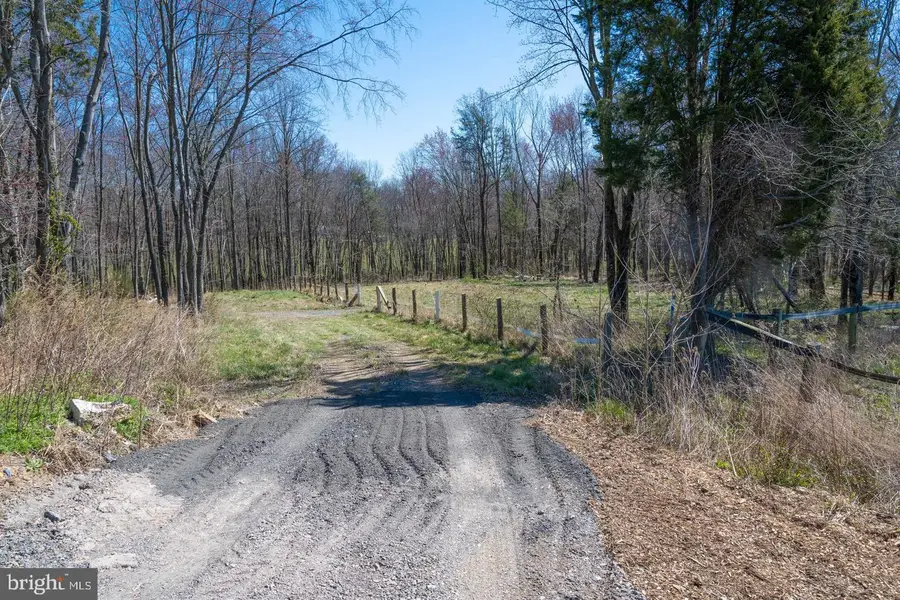 19601 Darnestown Rd, Beallsville, MD 20839 - #2