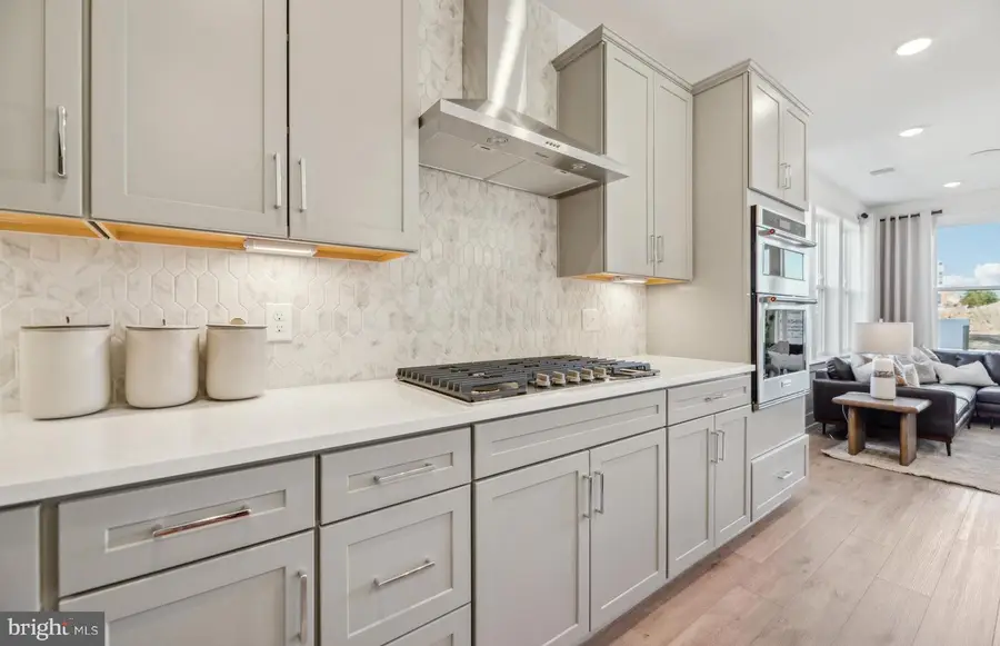626 Parkview Ave, Gaithersburg, MD 20878 - #3