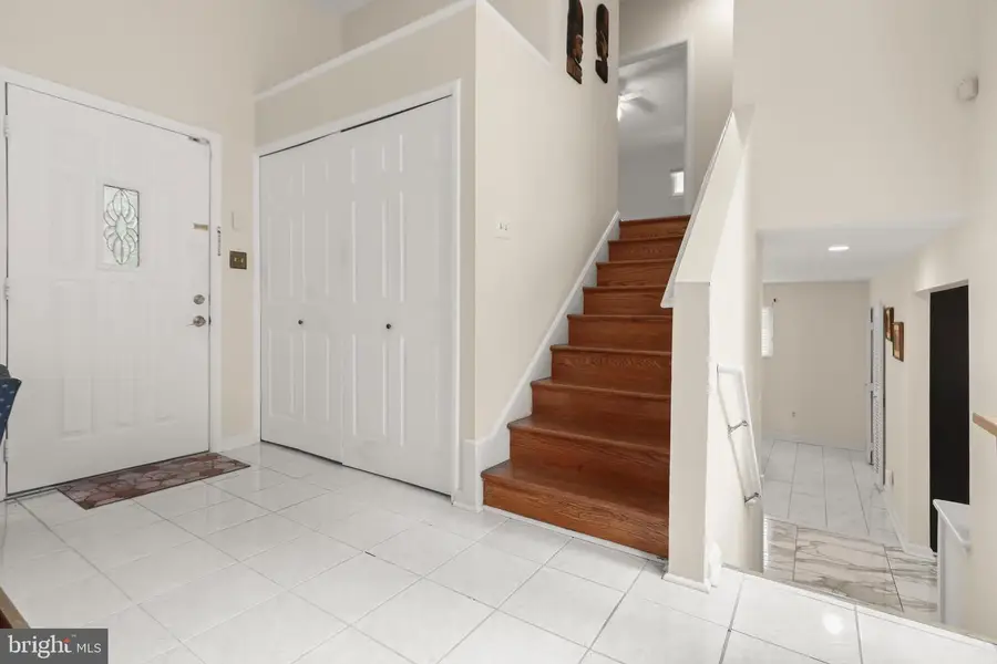 11400 Cloverhill Dr, Silver Spring, MD 20902 - #2