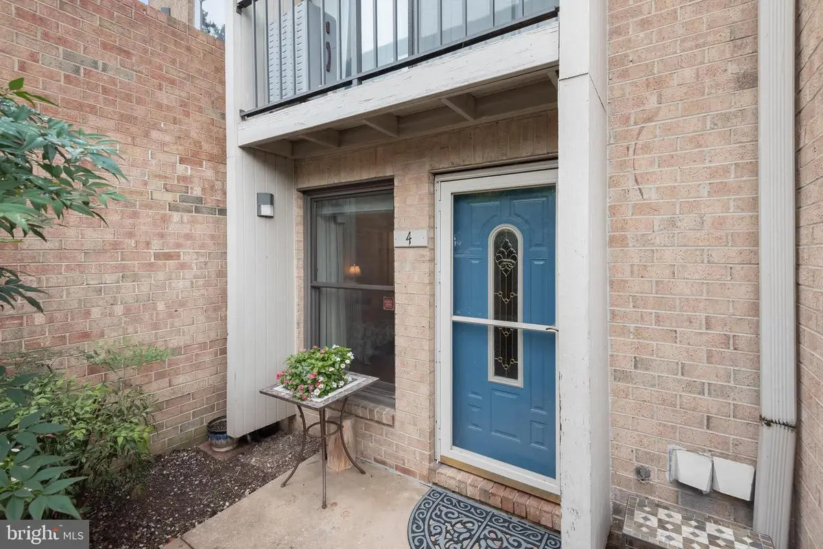 4 Dudley Ct #2, Bethesda, MD 20814 - #1
