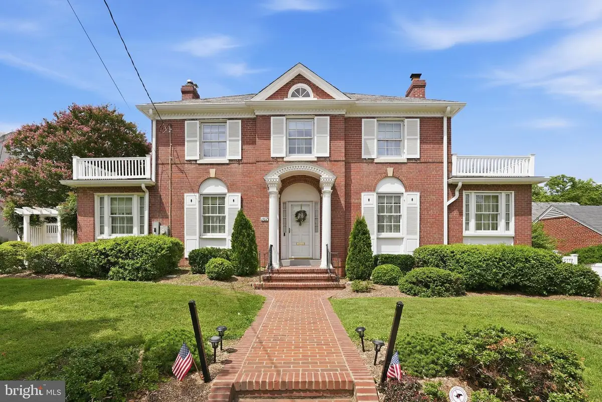1907 Rookwood Rd, Silver Spring, MD 20910 - #1