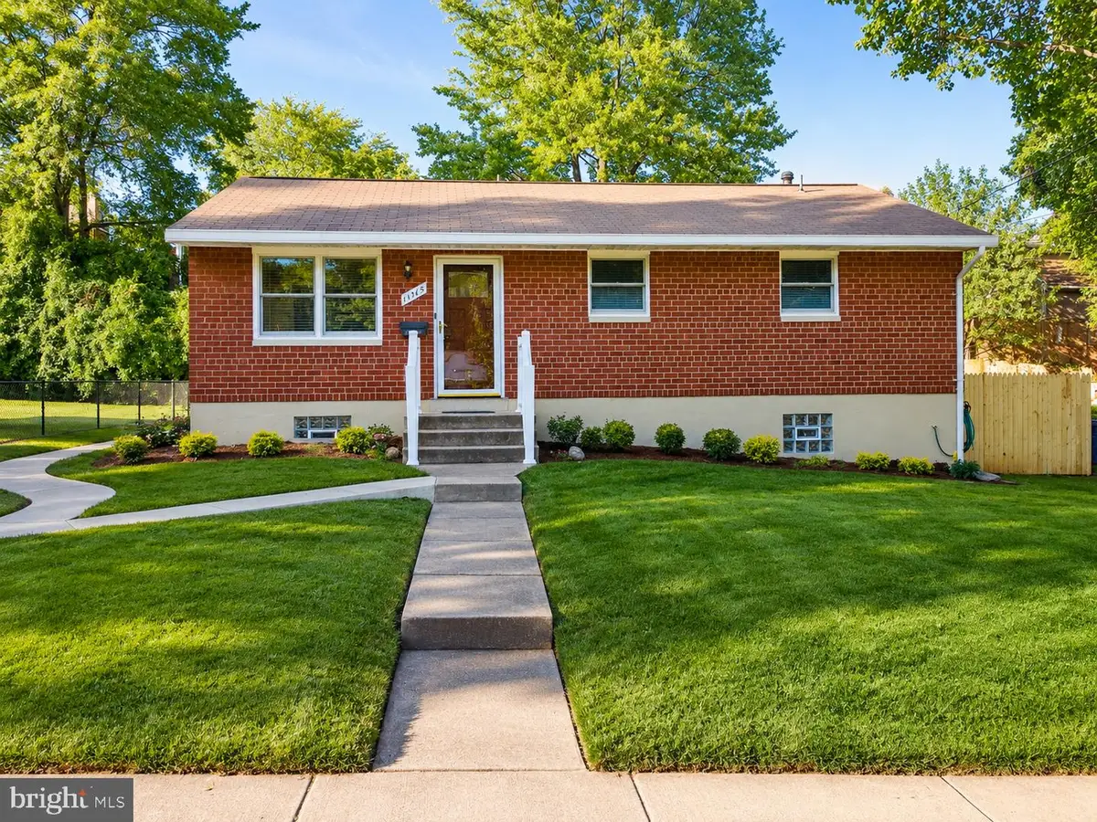 11315 Schuylkill Rd, Rockville, MD 20852 - #1