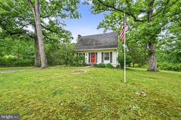 8611 Oakmont St, GAITHERSBURG, MD 20877