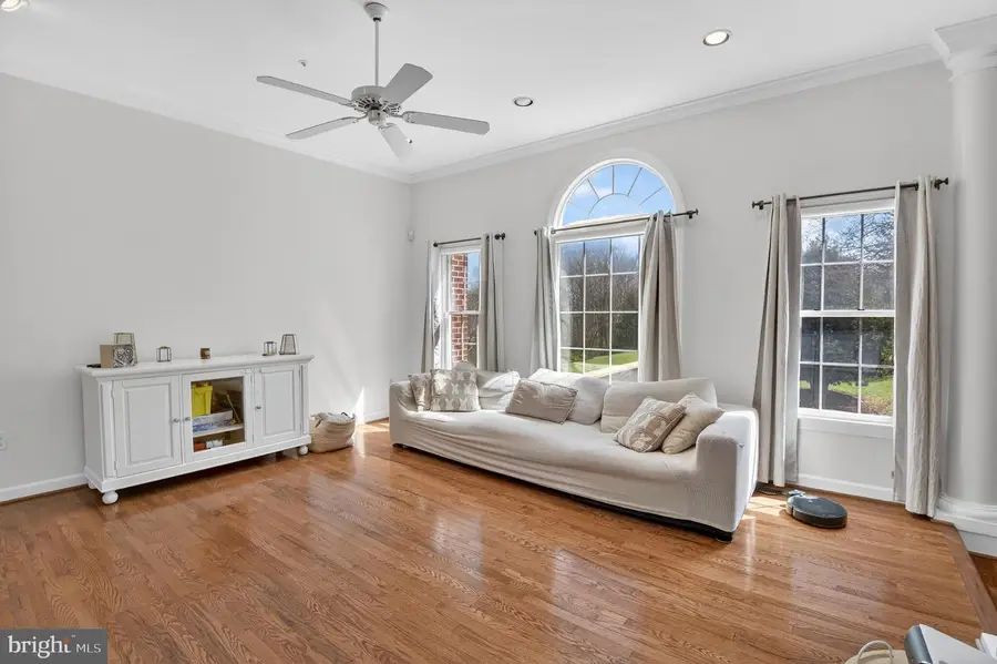 105 Crofton Hill Ln, Rockville, MD 20850 - #3