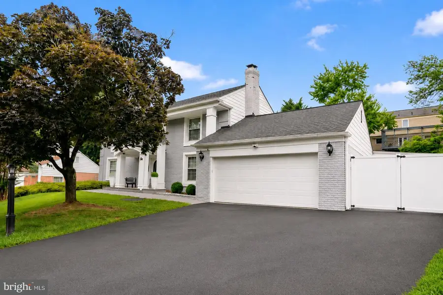 10904 Gainsborough Rd, Potomac, MD 20854 - #3