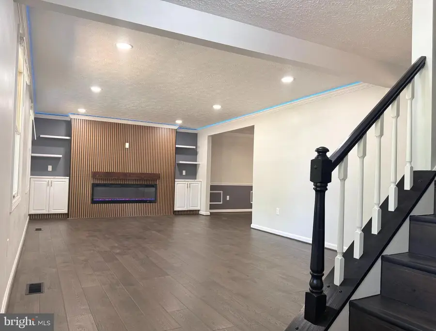 20345 Watkins Meadow Dr, Germantown, MD 20876 - #3