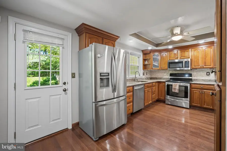 9405 Chatteroy Pl, Gaithersburg, MD 20886 - #3
