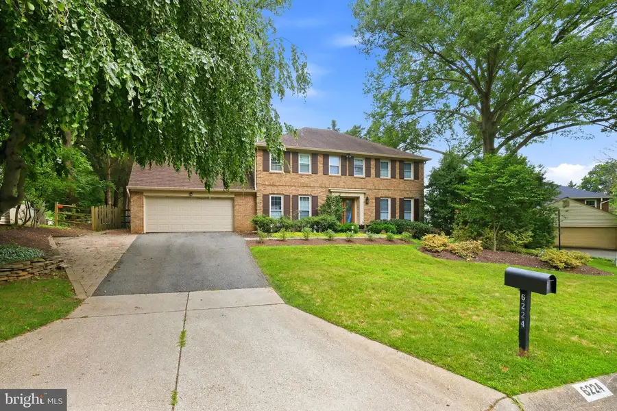 6224 Mazwood Rd, Rockville, MD 20852 - #2