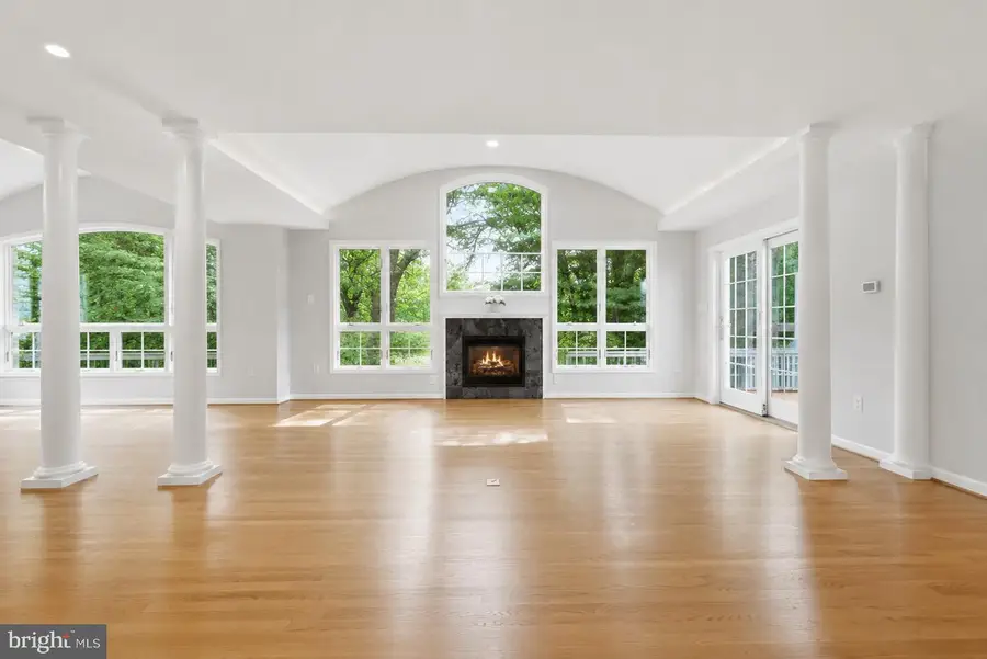 209 Watts Branch Pkwy, Rockville, MD 20850 - #3