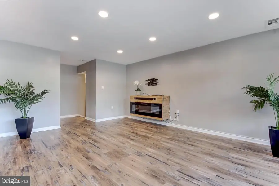 18714 Walkers Choice Rd #18714, Gaithersburg, MD 20886 - #3