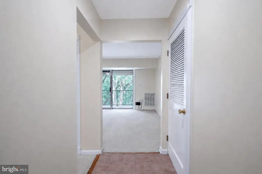 872 College Pkwy #301, Rockville, MD 20850 - #3