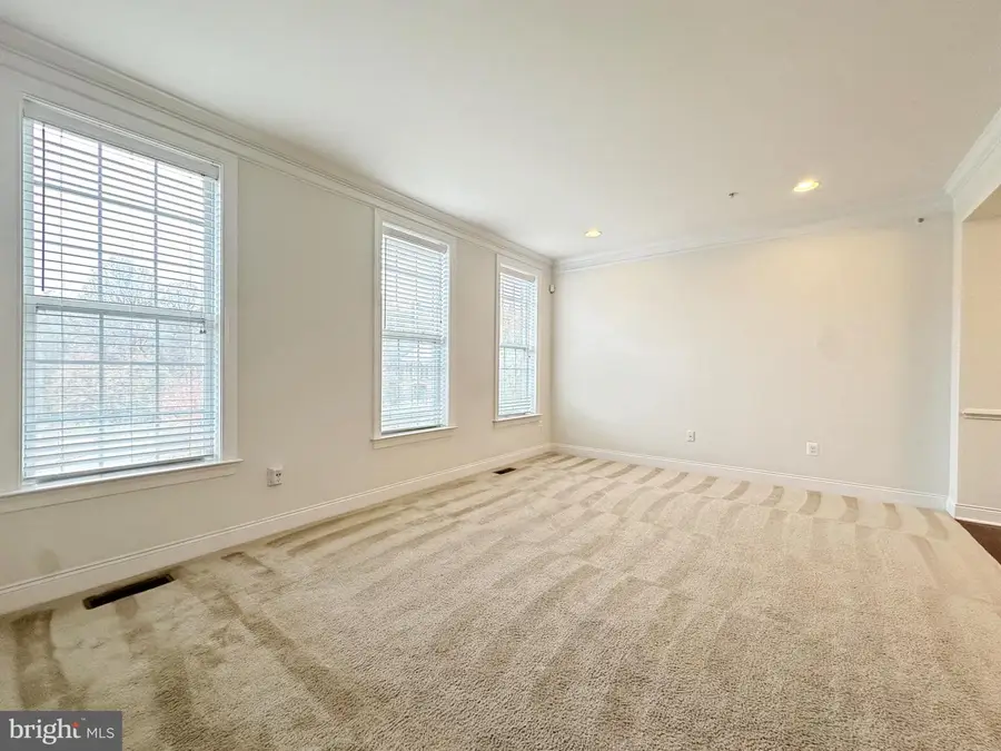 8201 Castanea Ln, Derwood, MD 20855 - #3