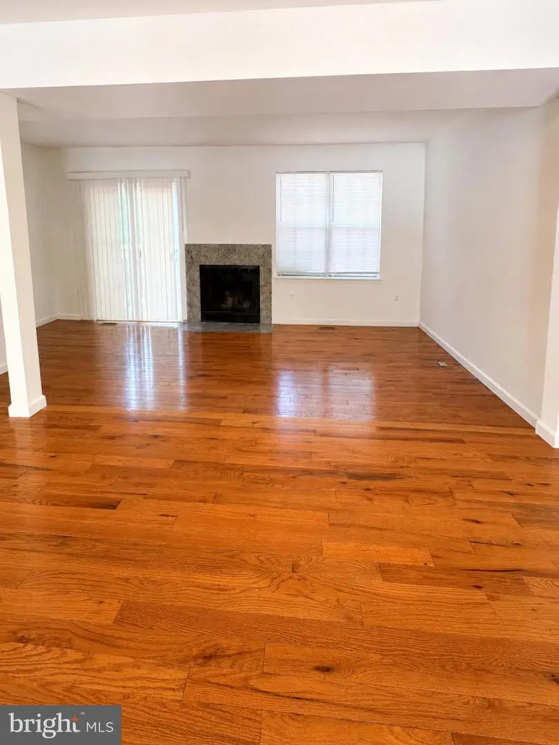 19606 White Saddle Dr, Germantown, MD 20874 - #1