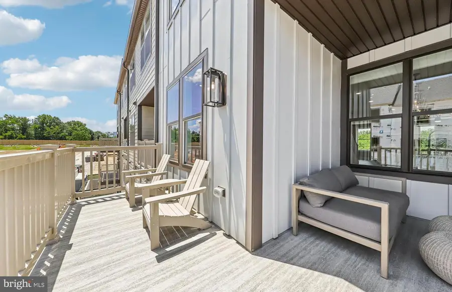 516 Parkview Ave, Gaithersburg, MD 20878 - #3