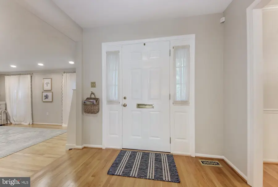 1038 Carnation Dr, Rockville, MD 20850 - #2