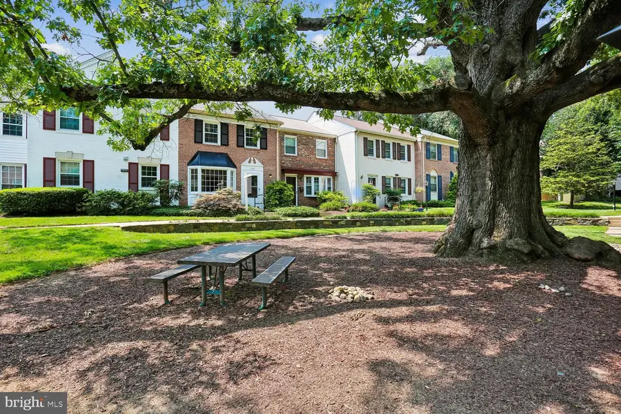 775 Azalea Dr #31-775, Rockville, MD 20850 - #2