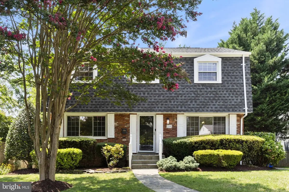 9204 Villa Dr, Bethesda, MD 20817 - #1