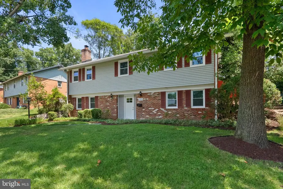 11919 Tildenwood Dr, Rockville, MD 20852 - #2