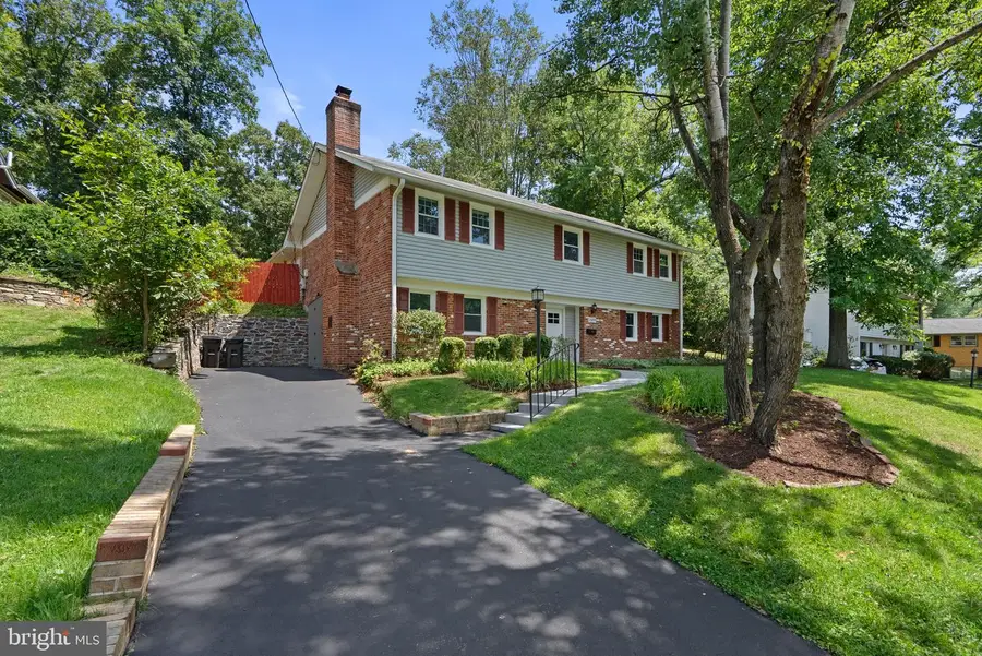 11919 Tildenwood Dr, Rockville, MD 20852 - #3