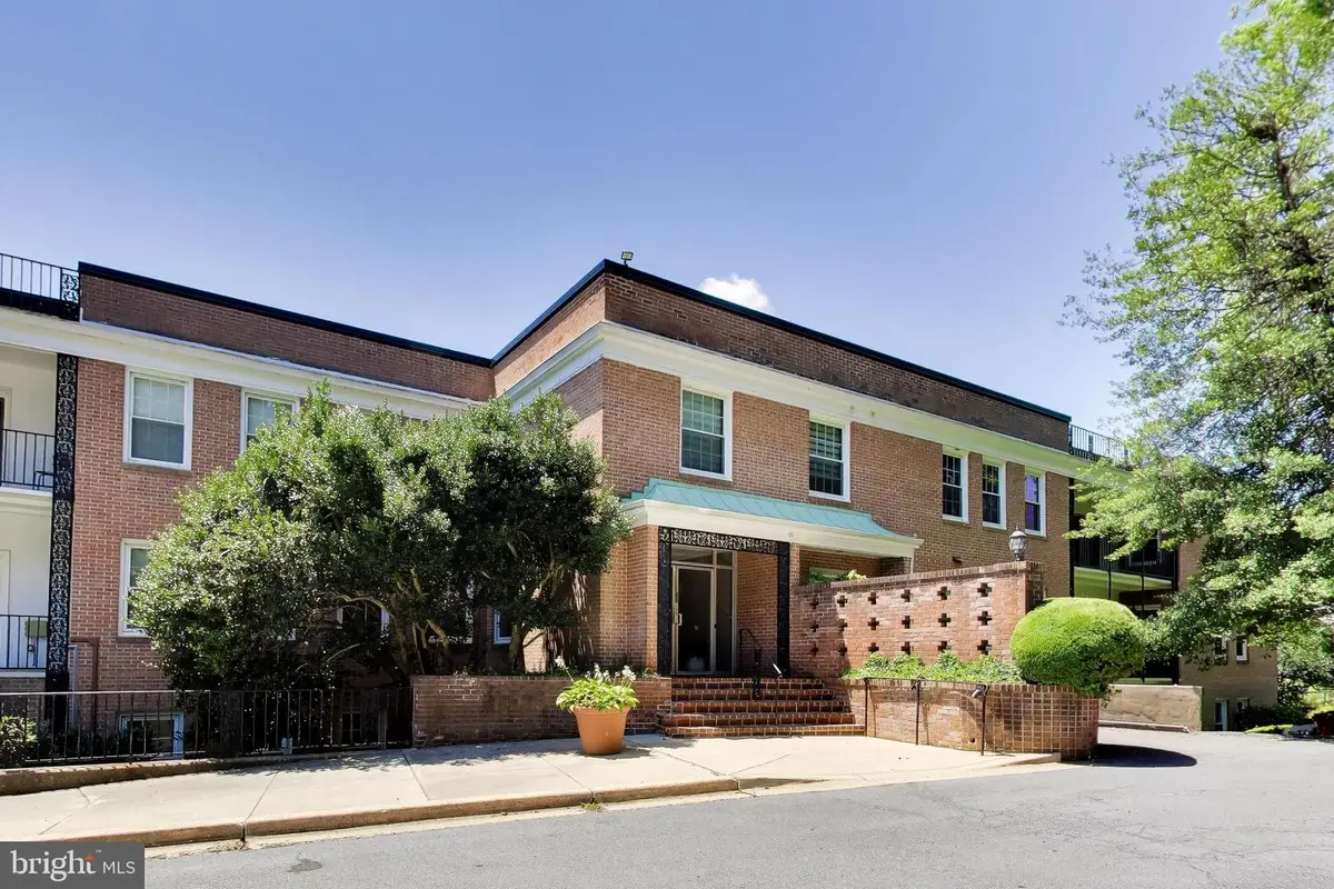 3535 Chevy Chase Lake Dr #108, Chevy Chase, MD 20815 - #1