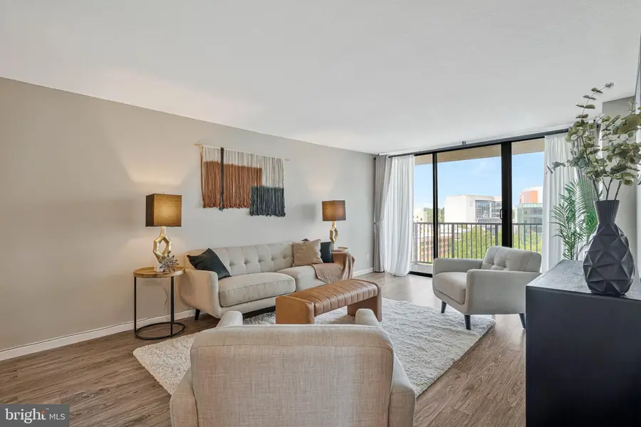 118 Monroe St #1005, Rockville, MD 20850 - #2