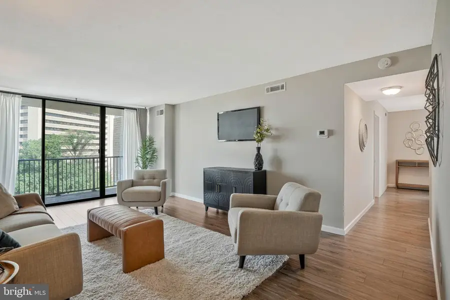 118 Monroe St #1005, Rockville, MD 20850 - #3