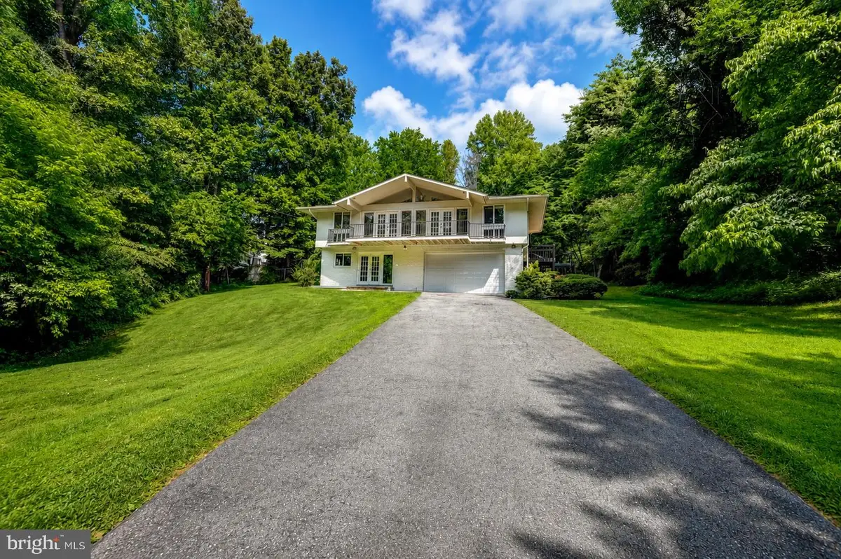 6900 Heatherhill Rd, Bethesda, MD 20817 - #1