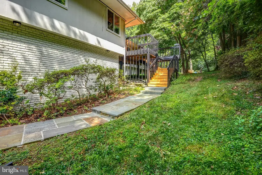 6900 Heatherhill Rd, Bethesda, MD 20817 - #2
