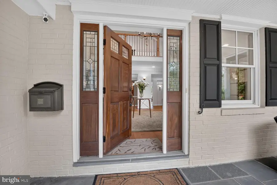 5601 Vernon Pl, Bethesda, MD 20817 - #3