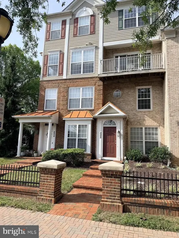 222 Fallsgrove Blvd #2, ROCKVILLE, MD 20850
