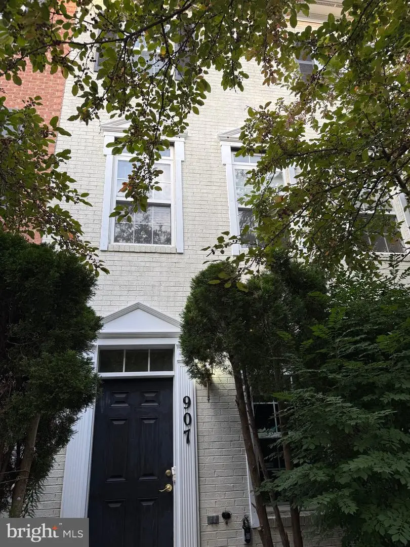 907 Pleasant Dr, Rockville, MD 20850 - #2