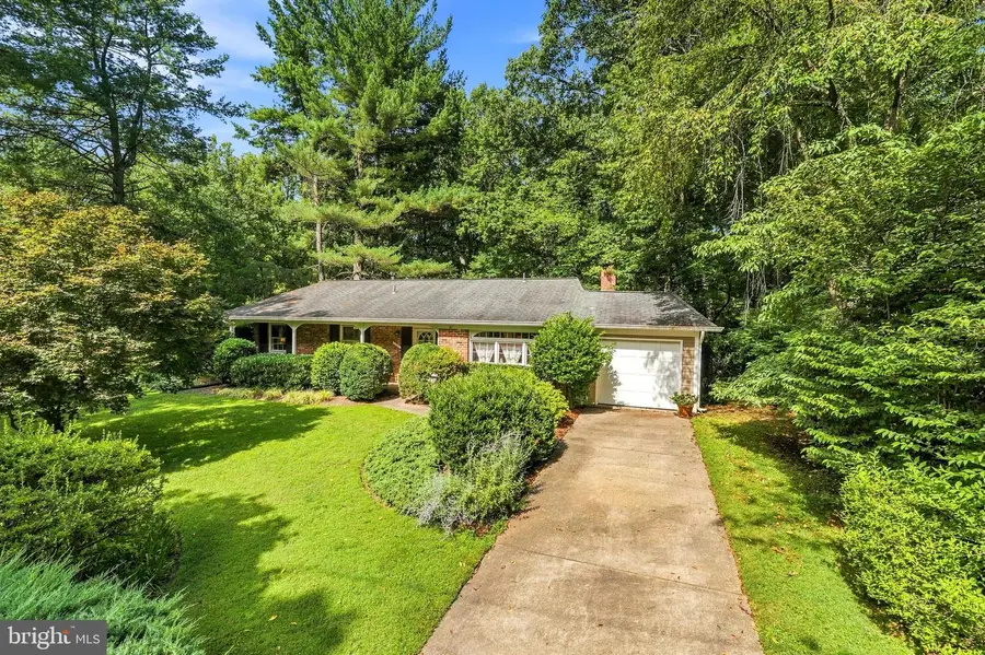 11504 Parkedge Dr, North Bethesda, MD 20852 - #2