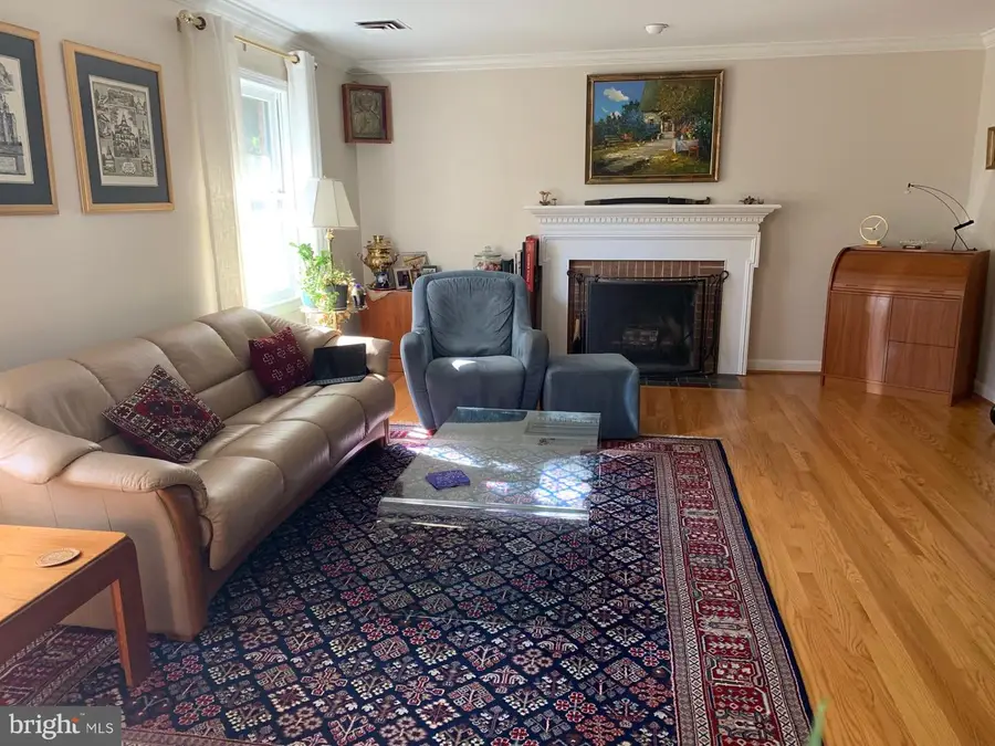 12308 Clement Ln, Silver Spring, MD 20902 - #2