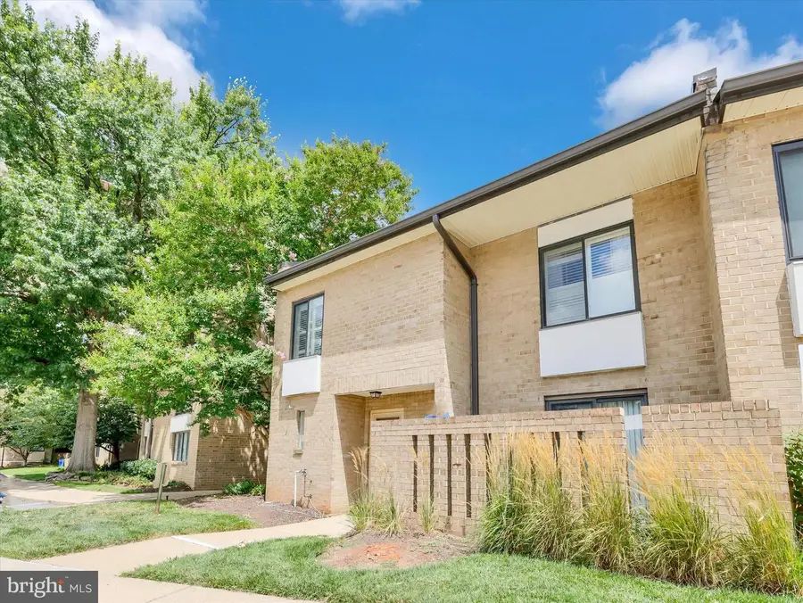 126 Monroe St #126-12, Rockville, MD 20850 - #2