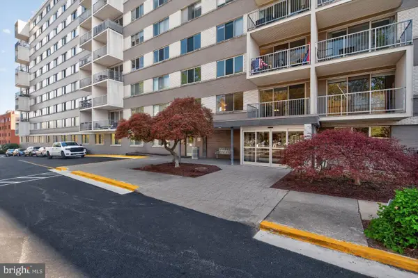 4977 Battery Ln #1-119, BETHESDA, MD 20814