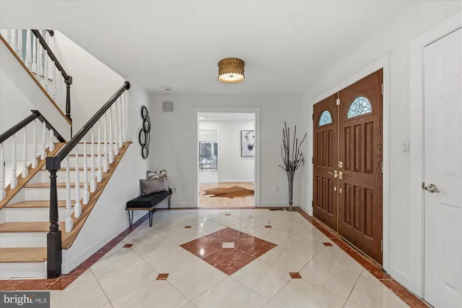 8022 Cypress Grove Ln, Cabin John, MD 20818 - #2