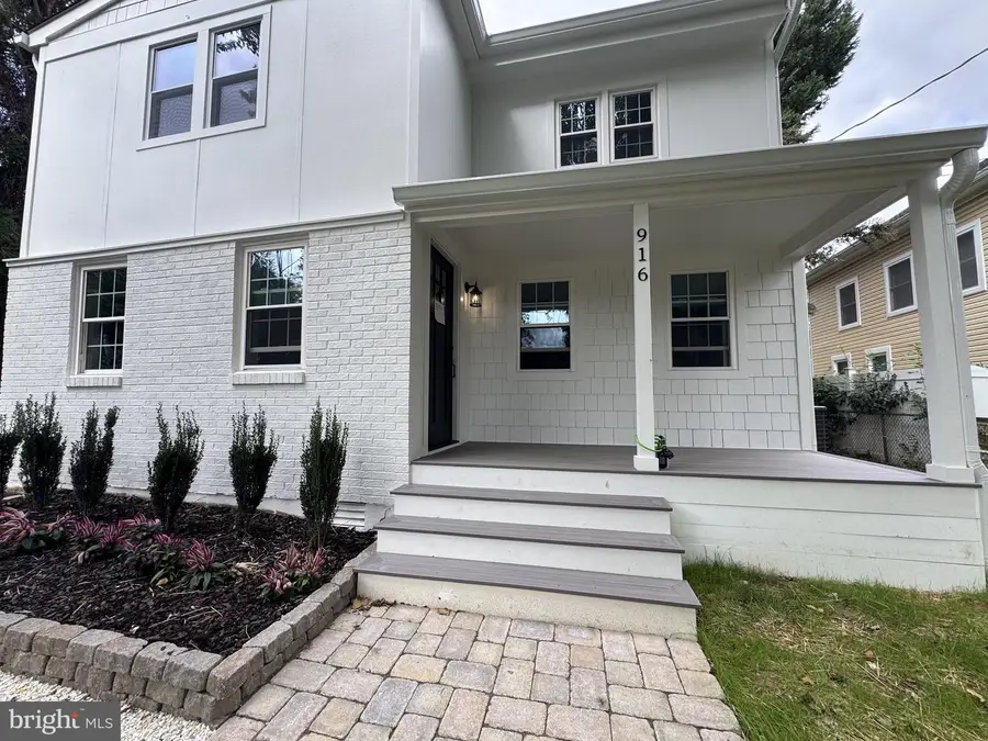 916 Crawford Dr, Rockville, MD 20851 - #3