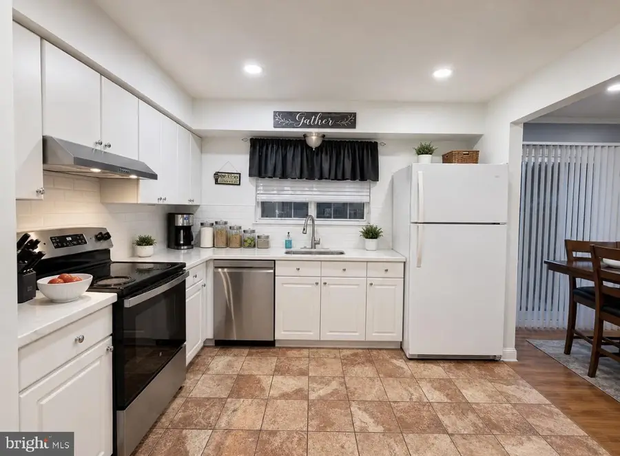 13005 Pickering Dr, Germantown, MD 20874 - #2