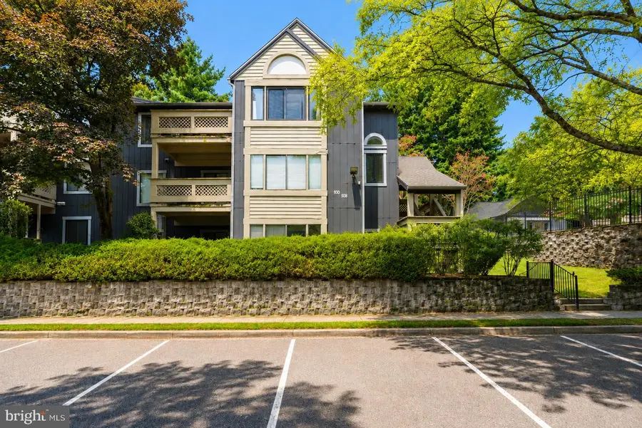 936 Windbrooke Dr, Gaithersburg, MD 20879 - #3