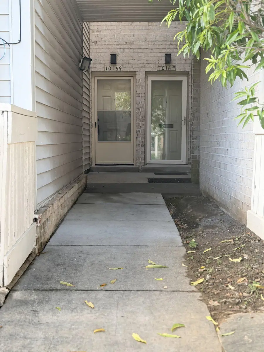 10169 Ridgeline Dr, Montgomery Village, MD 20886 - #2