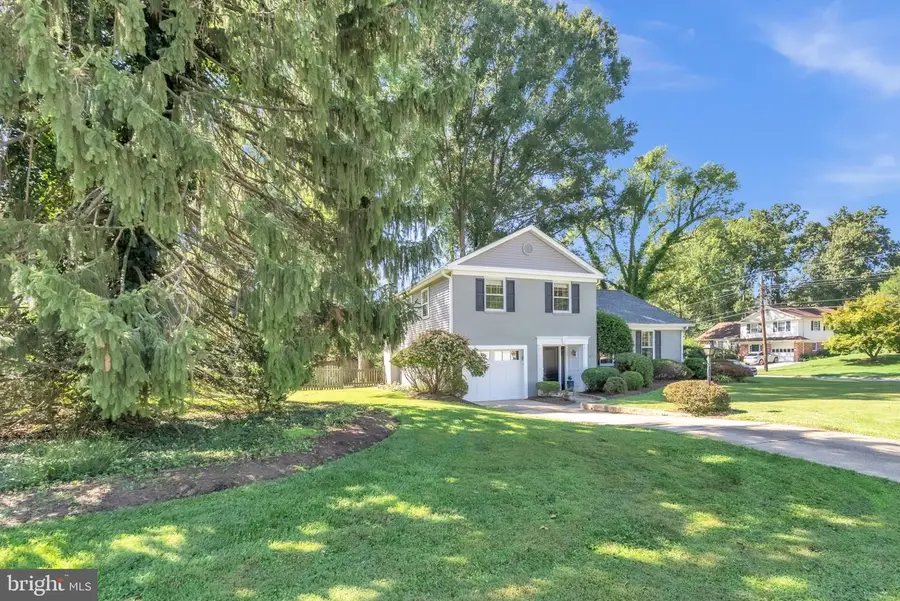 8710 Yarmouth Ct, Potomac, MD 20854 - #2