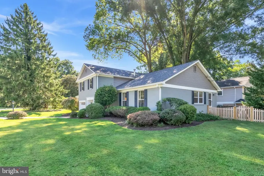 8710 Yarmouth Ct, Potomac, MD 20854 - #3