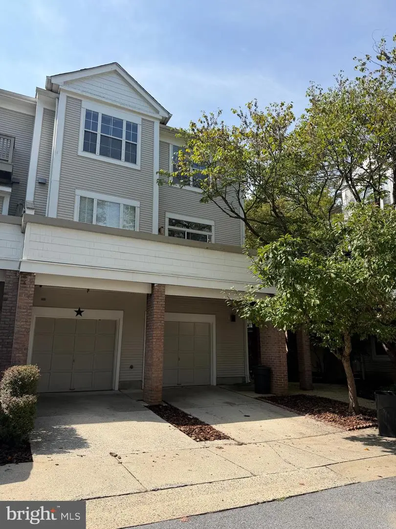 10344 Royal Woods Ct, Montgomery Village, MD 20886 - #1