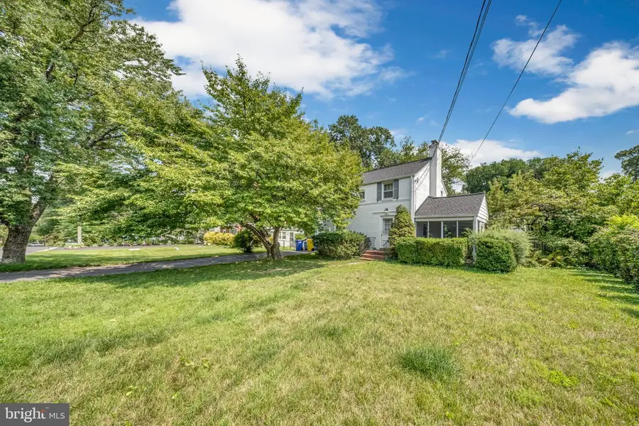 207 Lexington Dr, Silver Spring, MD 20901 - #2