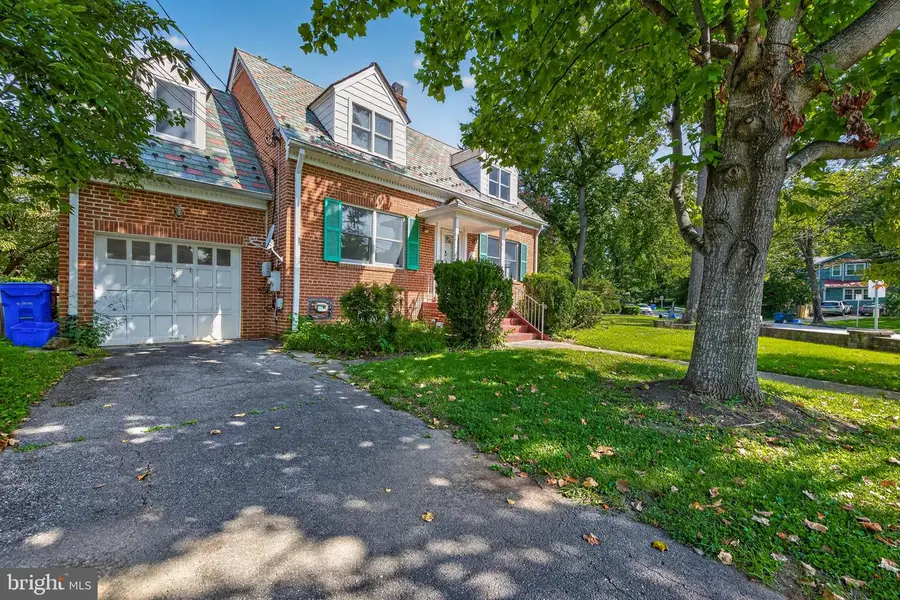 9802 Forest Grove Dr, Silver Spring, MD 20902 - #2
