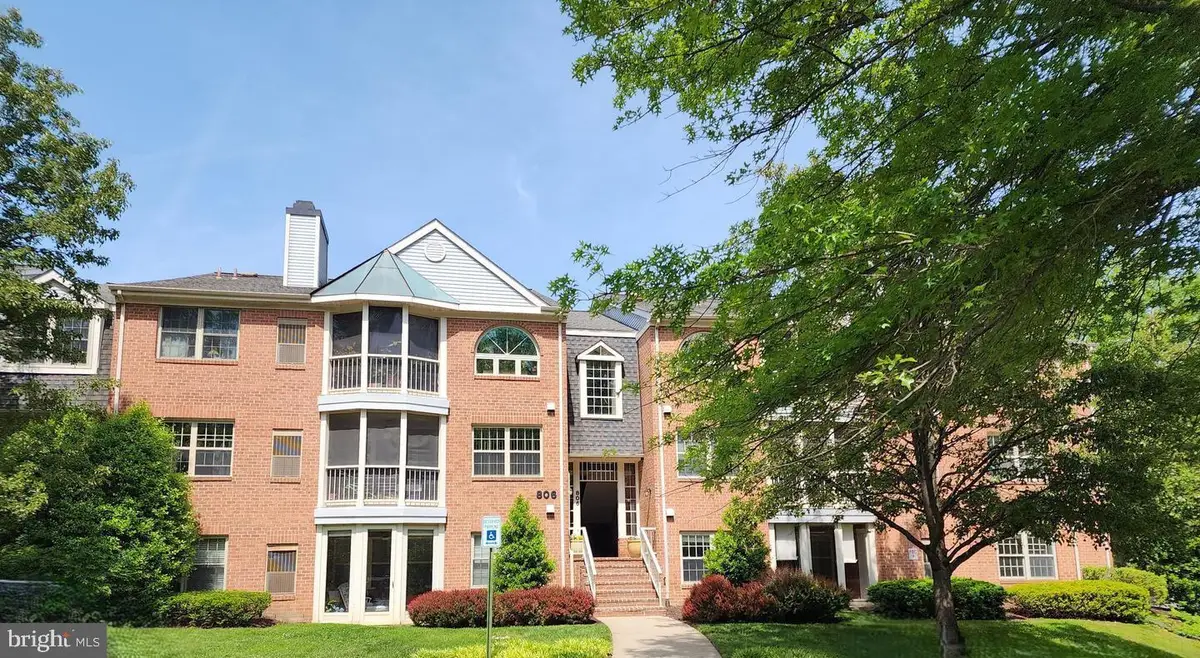806 Amber Tree Ct #806-303, Gaithersburg, MD 20878 - #1