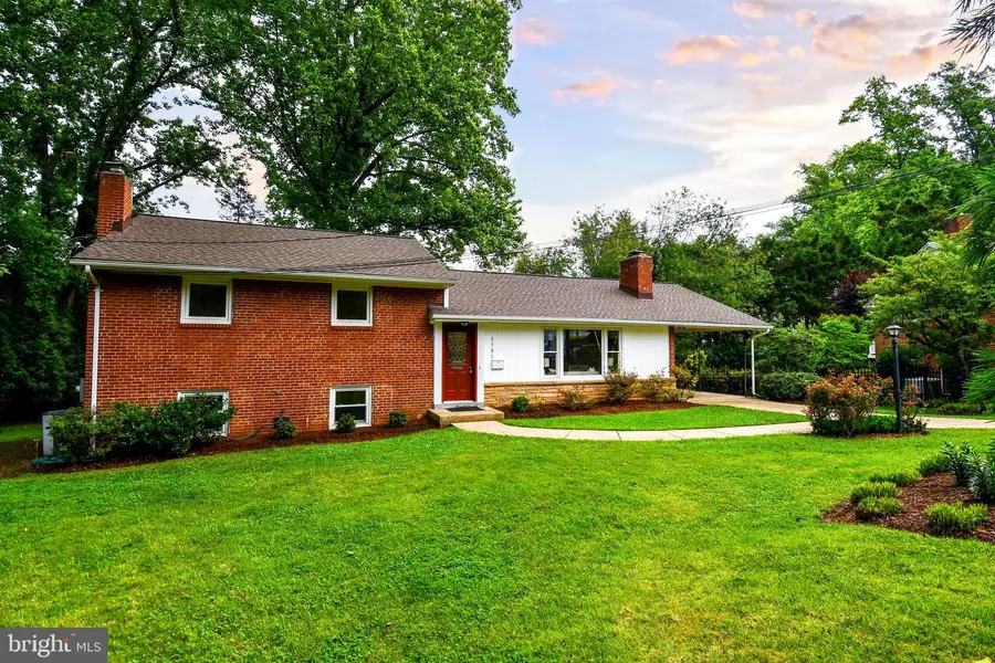5701 Radnor Ct, Bethesda, MD 20817 - #2