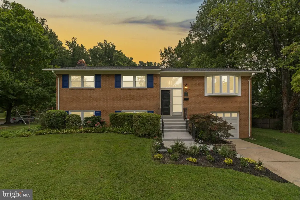 6412 Hollins Dr, Bethesda, MD 20817 - #1