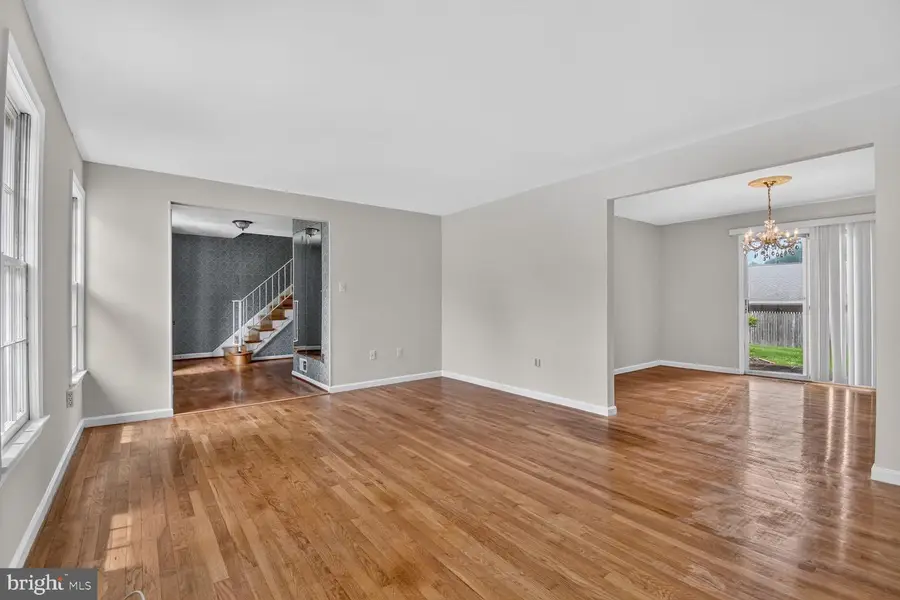 7905 Ivymount Ter, Potomac, MD 20854 - #3