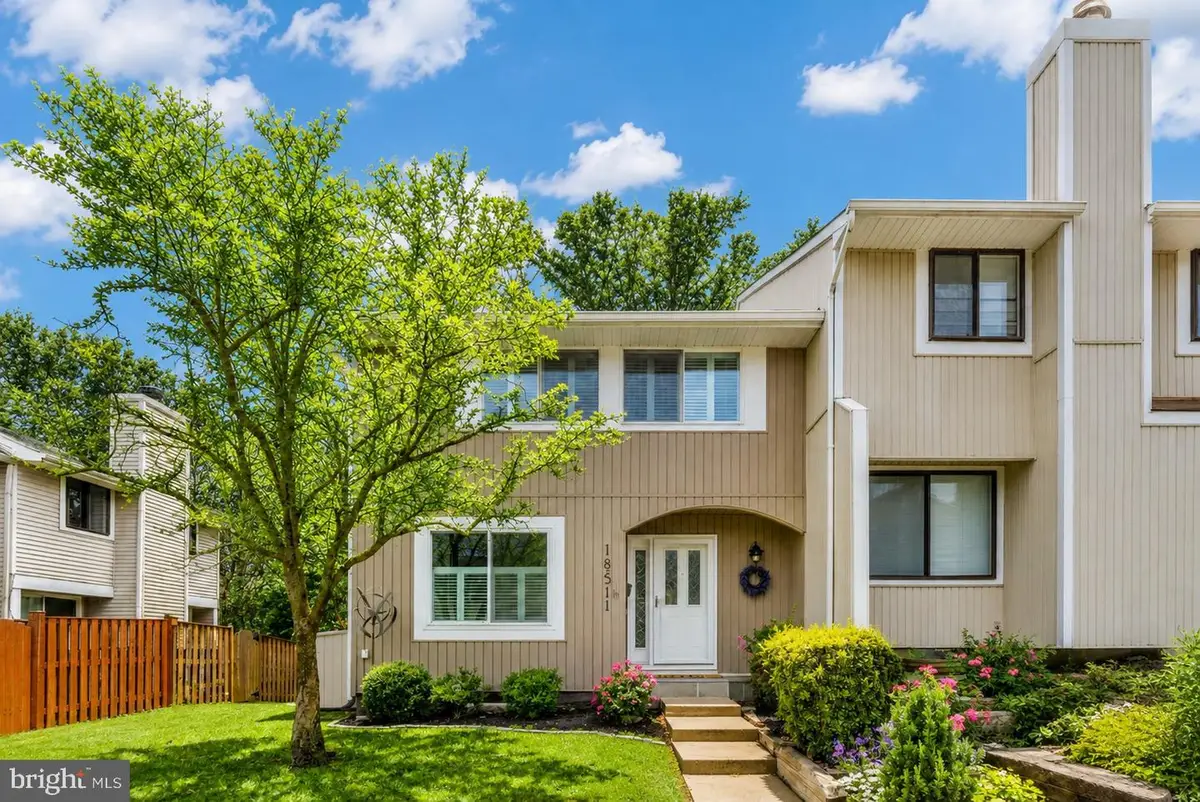 18511 Eagles Roost Dr, Germantown, MD 20874 - #1